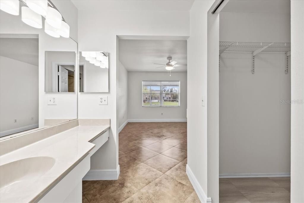 En Venta: $339,900 (2 camas, 2 baños, 939 Pies cuadrados)