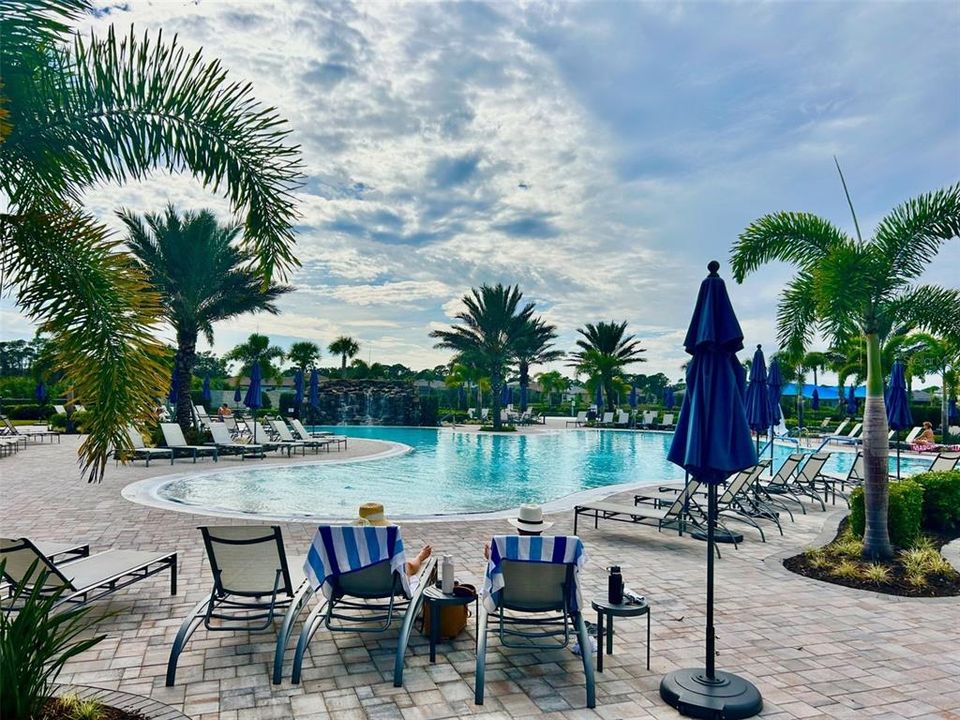 Active With Contract: $489,000 (2 beds, 2 baths, 1584 Square Feet)