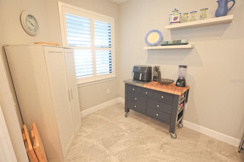 Active With Contract: $489,000 (2 beds, 2 baths, 1584 Square Feet)