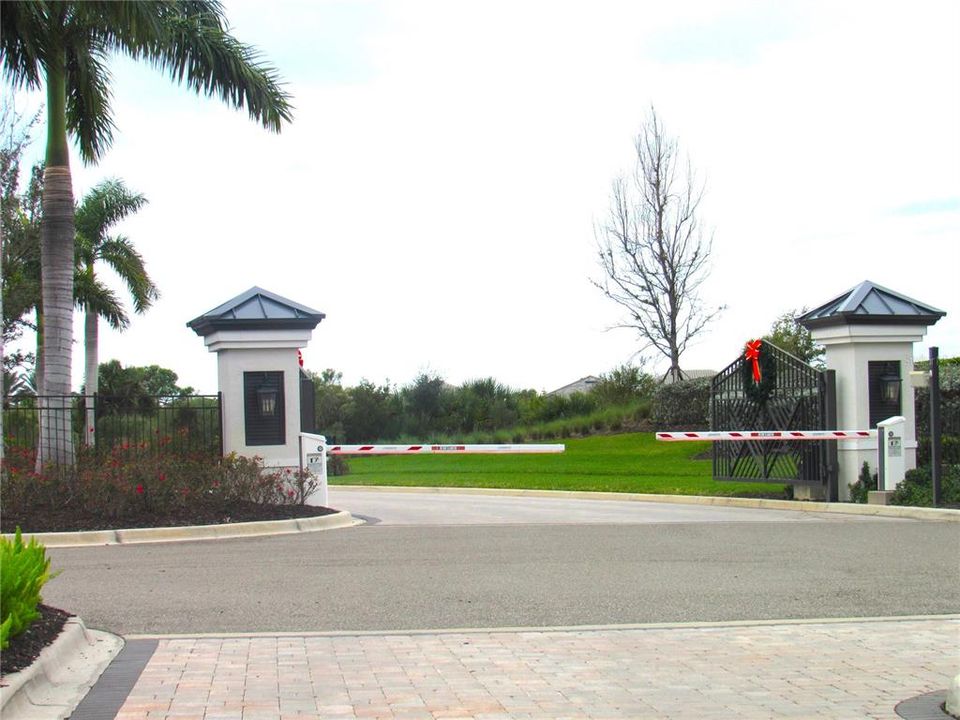 Active With Contract: $489,000 (2 beds, 2 baths, 1584 Square Feet)