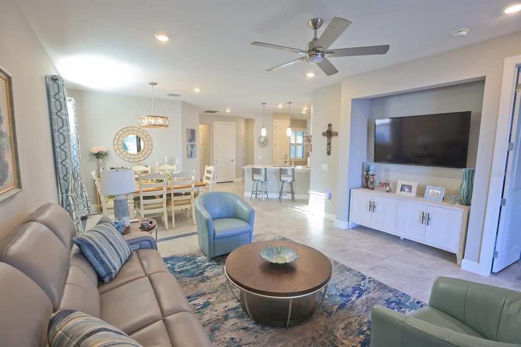 Active With Contract: $489,000 (2 beds, 2 baths, 1584 Square Feet)