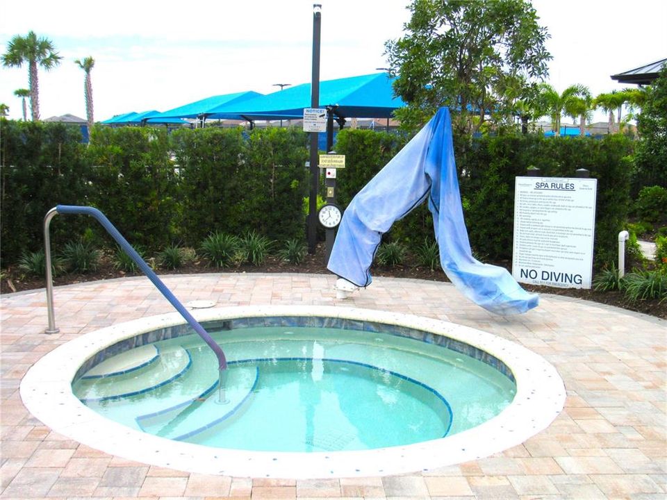 Active With Contract: $489,000 (2 beds, 2 baths, 1584 Square Feet)