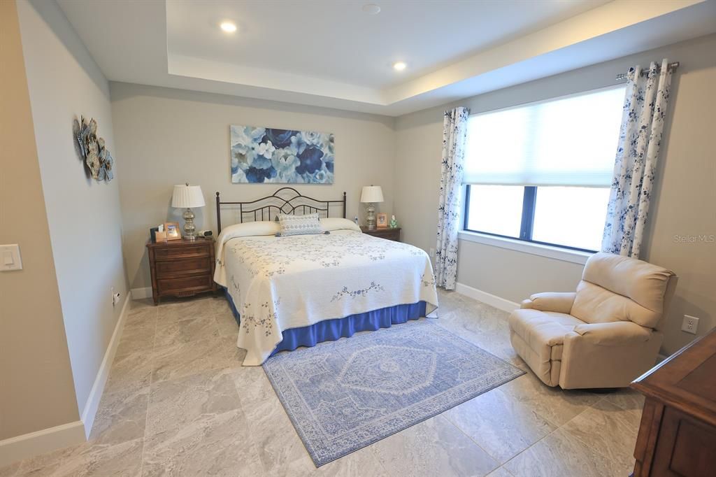 Active With Contract: $489,000 (2 beds, 2 baths, 1584 Square Feet)