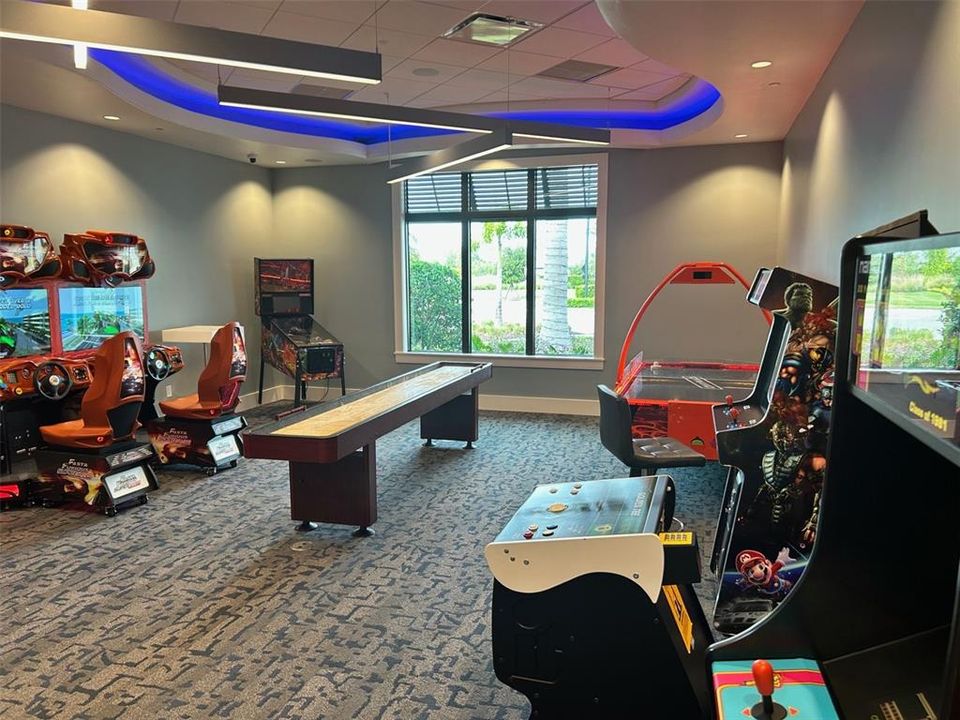 For Sale: $489,000 (2 beds, 2 baths, 1584 Square Feet)