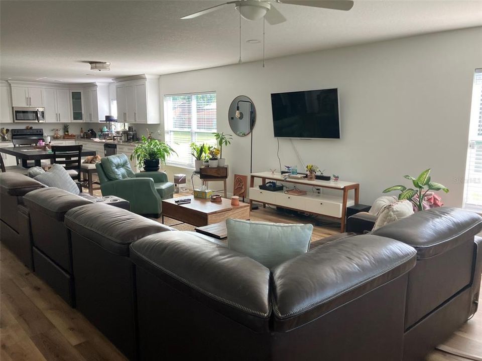 For Rent: $3,500 (3 beds, 2 baths, 1880 Square Feet)