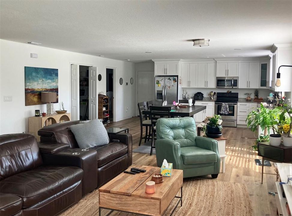 For Rent: $3,500 (3 beds, 2 baths, 1880 Square Feet)