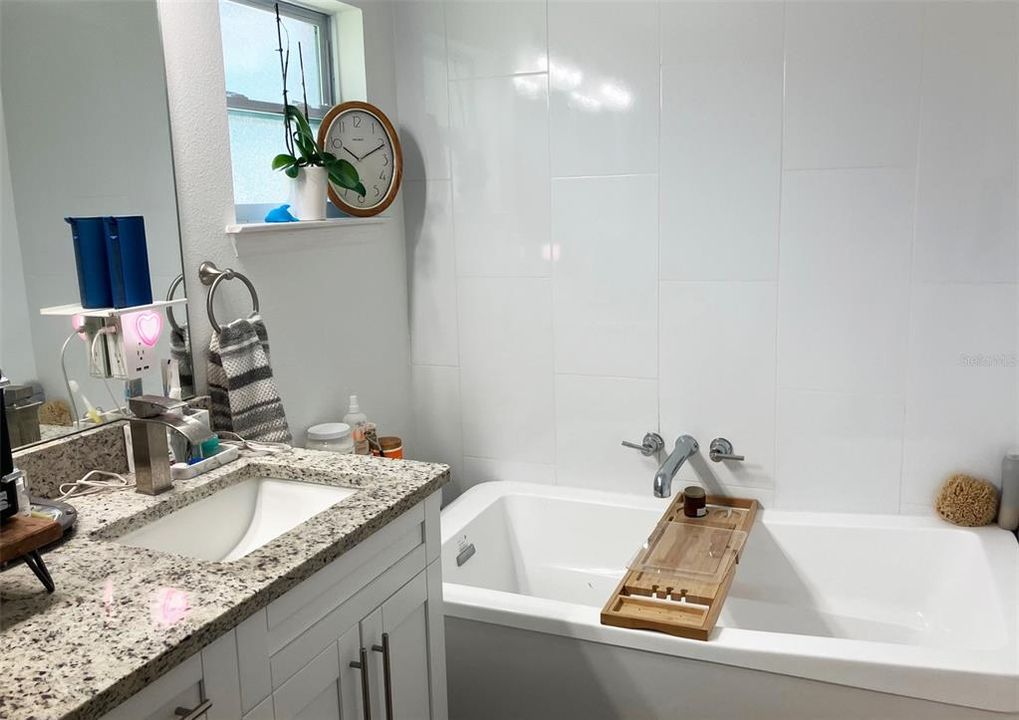 For Rent: $3,500 (3 beds, 2 baths, 1880 Square Feet)