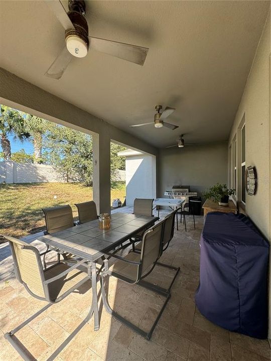 For Rent: $3,200 (4 beds, 2 baths, 1915 Square Feet)