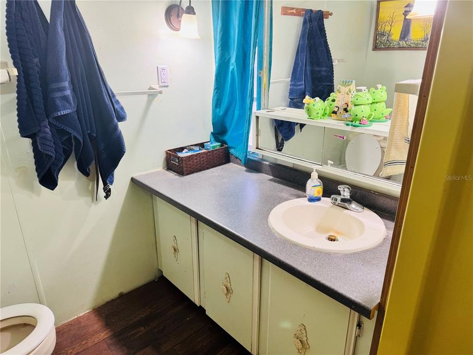 For Sale: $100,000 (3 beds, 2 baths, 1344 Square Feet)