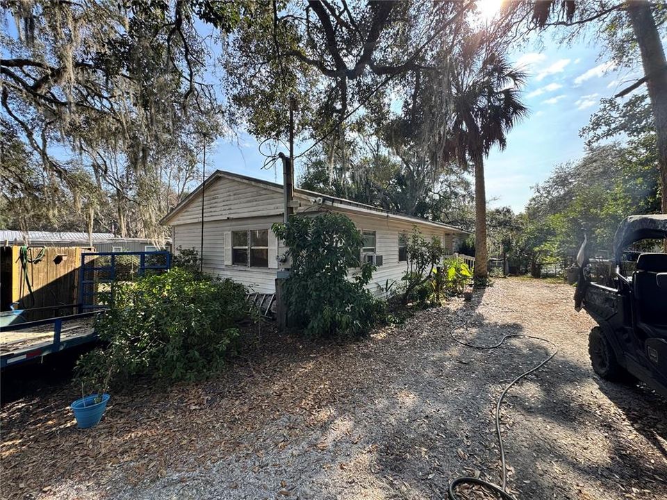 For Sale: $100,000 (3 beds, 2 baths, 1344 Square Feet)