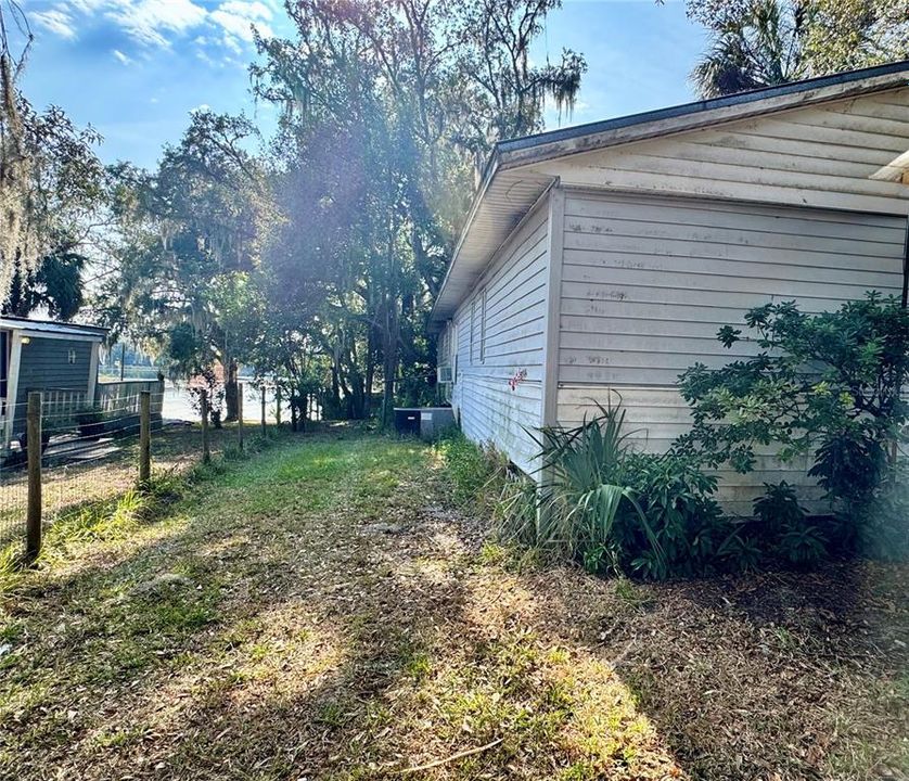 For Sale: $100,000 (3 beds, 2 baths, 1344 Square Feet)