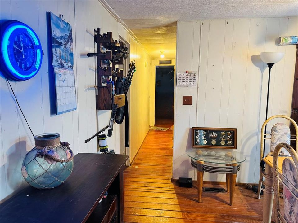 For Sale: $100,000 (3 beds, 2 baths, 1344 Square Feet)