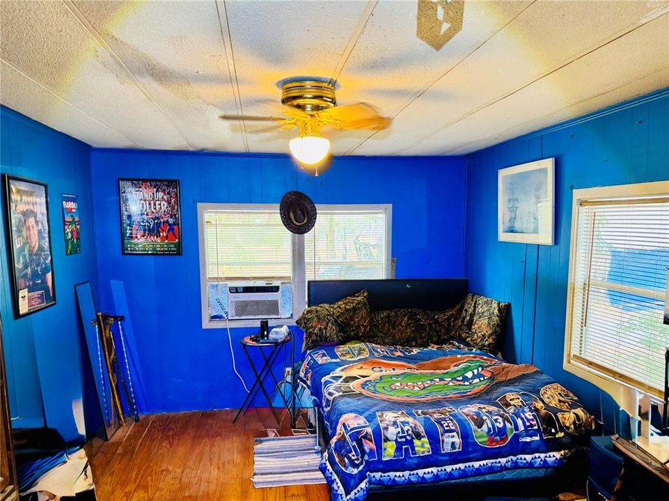 For Sale: $100,000 (3 beds, 2 baths, 1344 Square Feet)