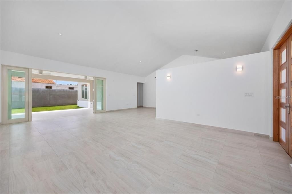 For Rent: $8,750 (4 beds, 4 baths, 3400 Square Feet)