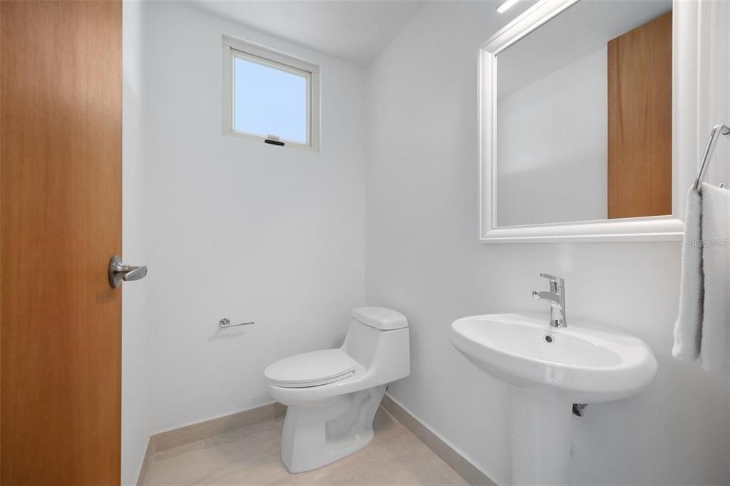 For Rent: $8,750 (4 beds, 4 baths, 3400 Square Feet)