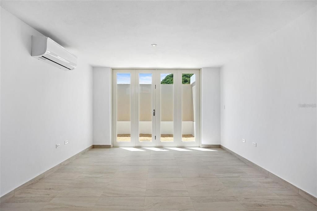 For Rent: $8,750 (4 beds, 4 baths, 3400 Square Feet)