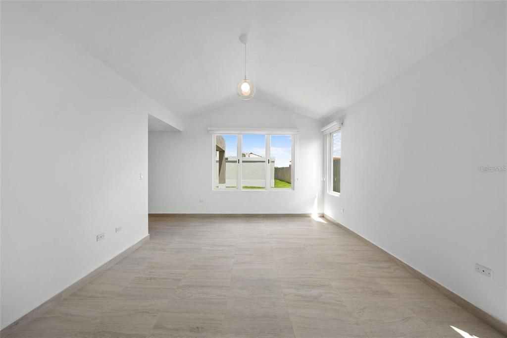 For Rent: $8,750 (4 beds, 4 baths, 3400 Square Feet)