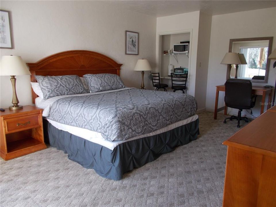 待售: $155,000 (2 贝兹, 2 浴室, 1123 平方英尺)