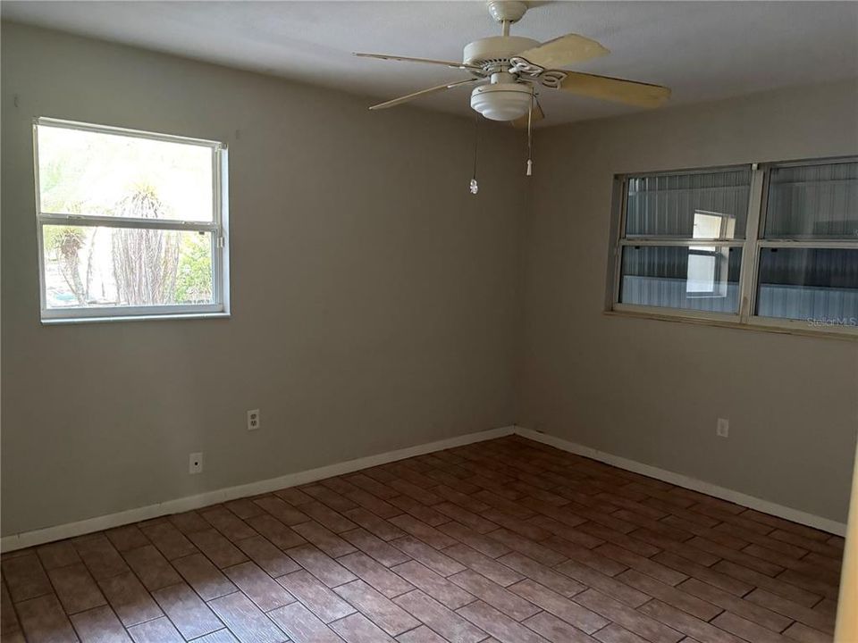 For Sale: $265,000 (2 beds, 1 baths, 1494 Square Feet)
