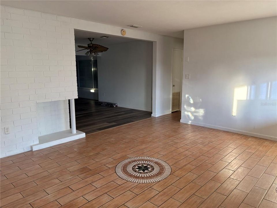 For Sale: $265,000 (2 beds, 1 baths, 1494 Square Feet)