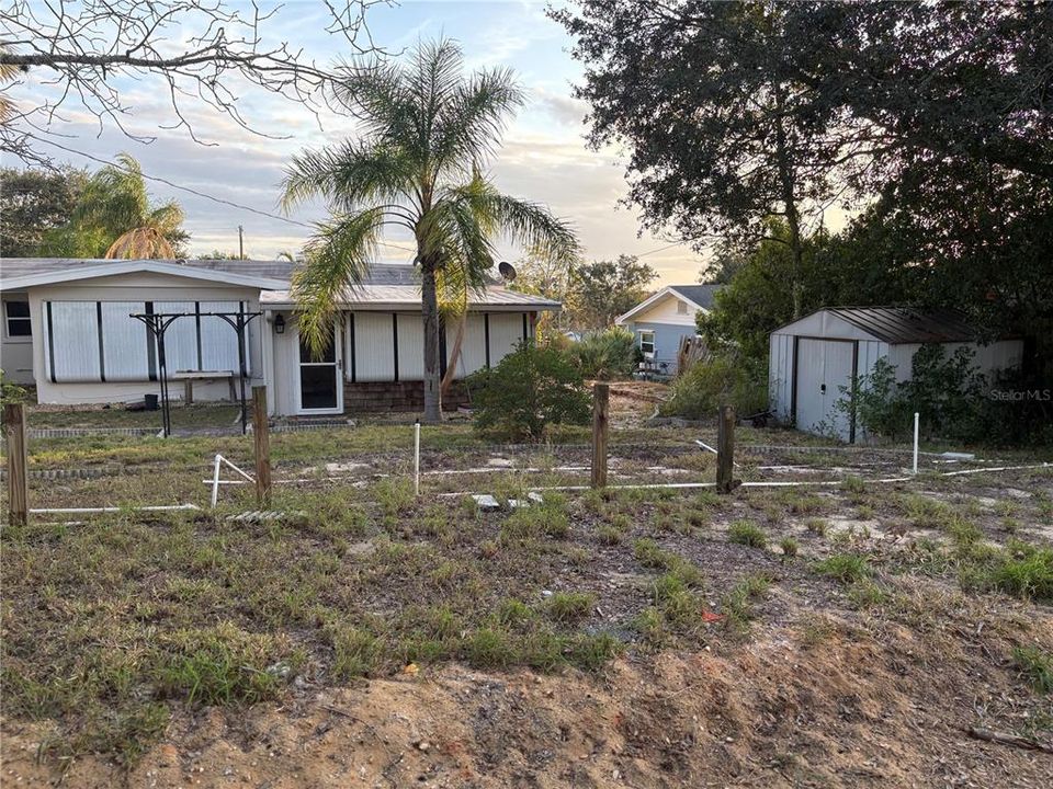 For Sale: $265,000 (2 beds, 1 baths, 1494 Square Feet)