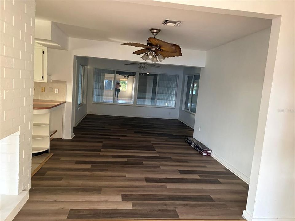 For Sale: $265,000 (2 beds, 1 baths, 1494 Square Feet)