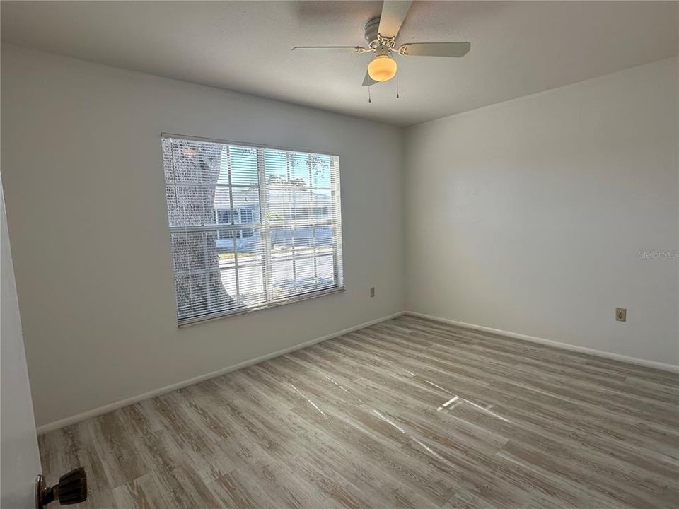 В аренду: $1,300 (2 спален, 2 ванн, 998 Квадратных фут)