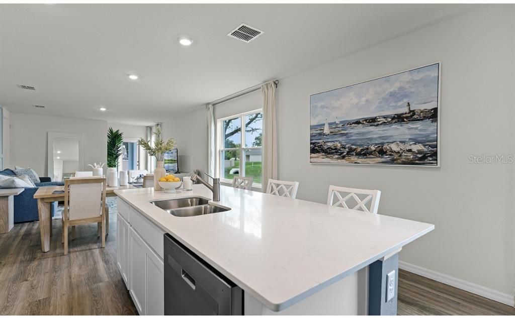 В аренду: $2,195 (4 спален, 2 ванн, 1665 Квадратных фут)