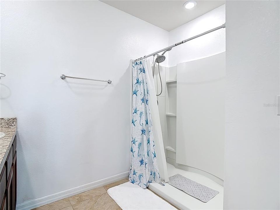 For Sale: $300,000 (3 beds, 2 baths, 1725 Square Feet)