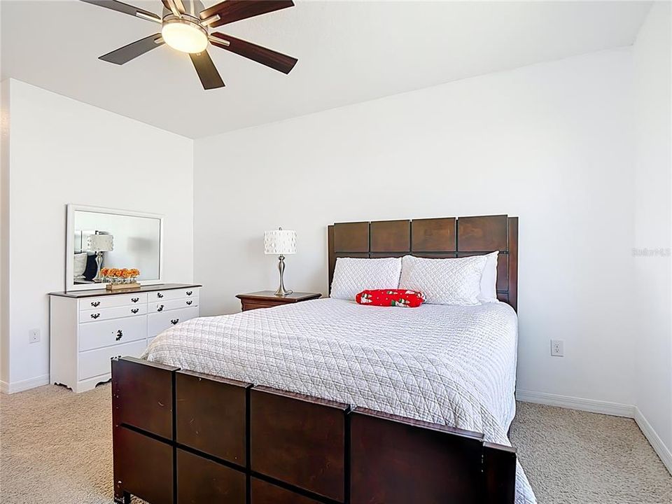 For Sale: $300,000 (3 beds, 2 baths, 1725 Square Feet)