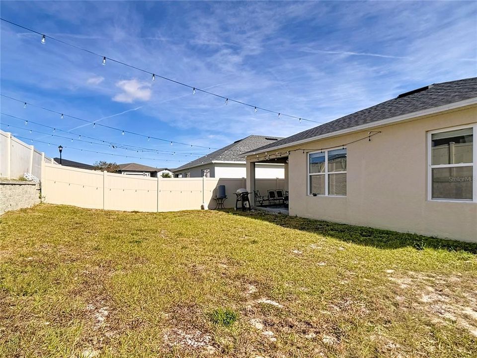 For Sale: $300,000 (3 beds, 2 baths, 1725 Square Feet)