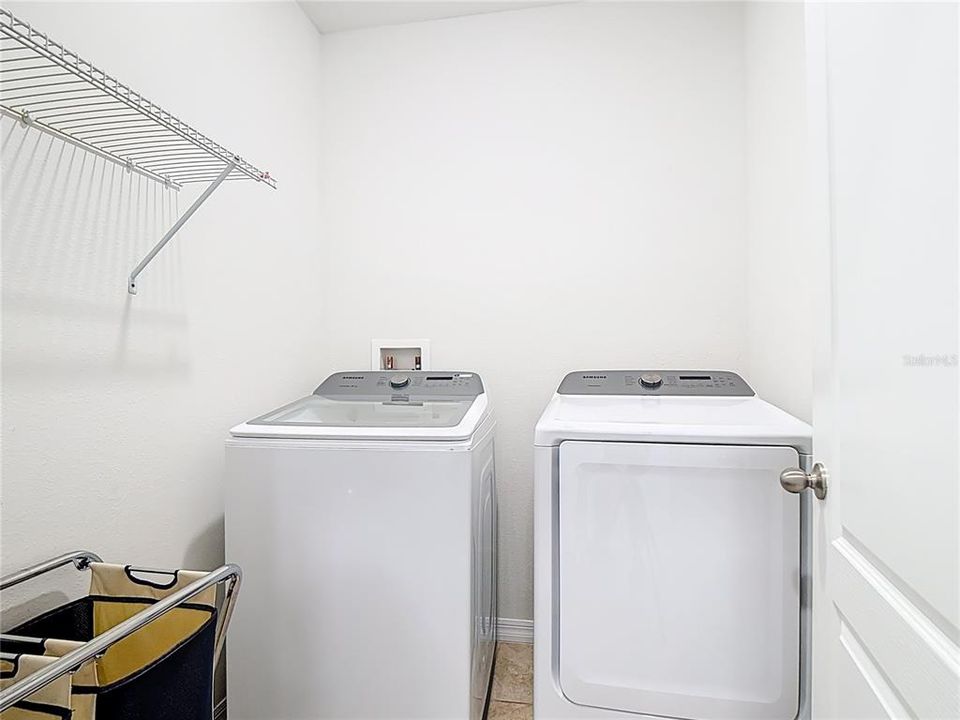 For Sale: $300,000 (3 beds, 2 baths, 1725 Square Feet)