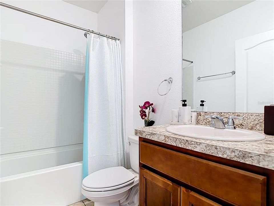 For Sale: $300,000 (3 beds, 2 baths, 1725 Square Feet)