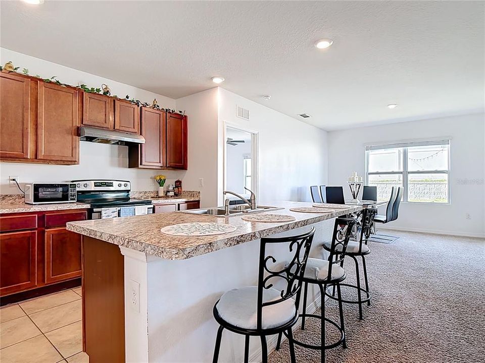 For Sale: $300,000 (3 beds, 2 baths, 1725 Square Feet)