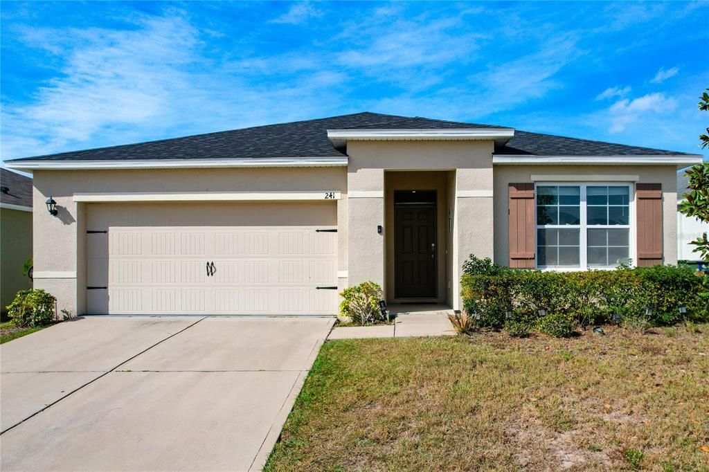 For Sale: $300,000 (3 beds, 2 baths, 1725 Square Feet)