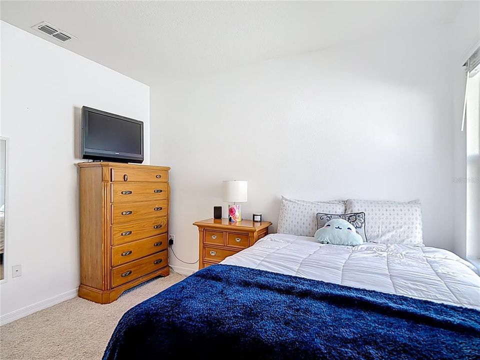 For Sale: $300,000 (3 beds, 2 baths, 1725 Square Feet)