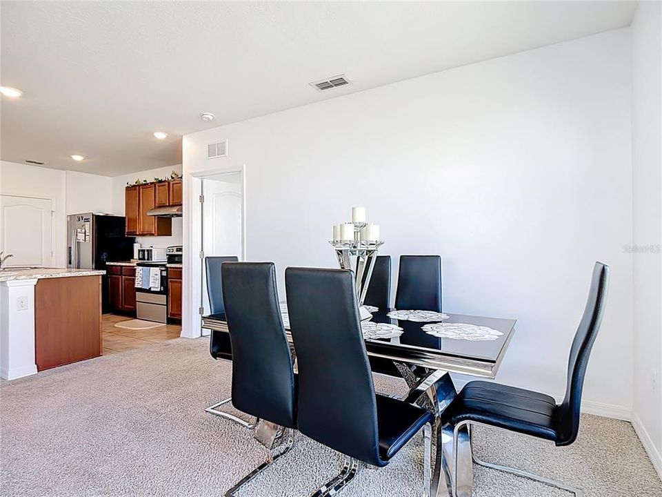 For Sale: $300,000 (3 beds, 2 baths, 1725 Square Feet)