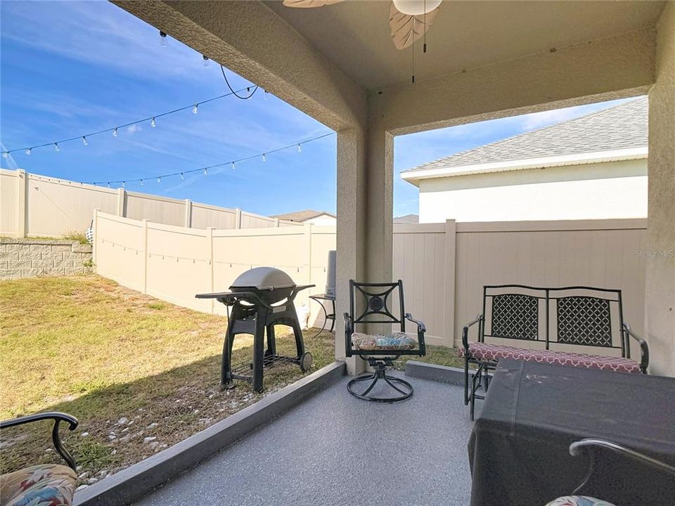 For Sale: $300,000 (3 beds, 2 baths, 1725 Square Feet)