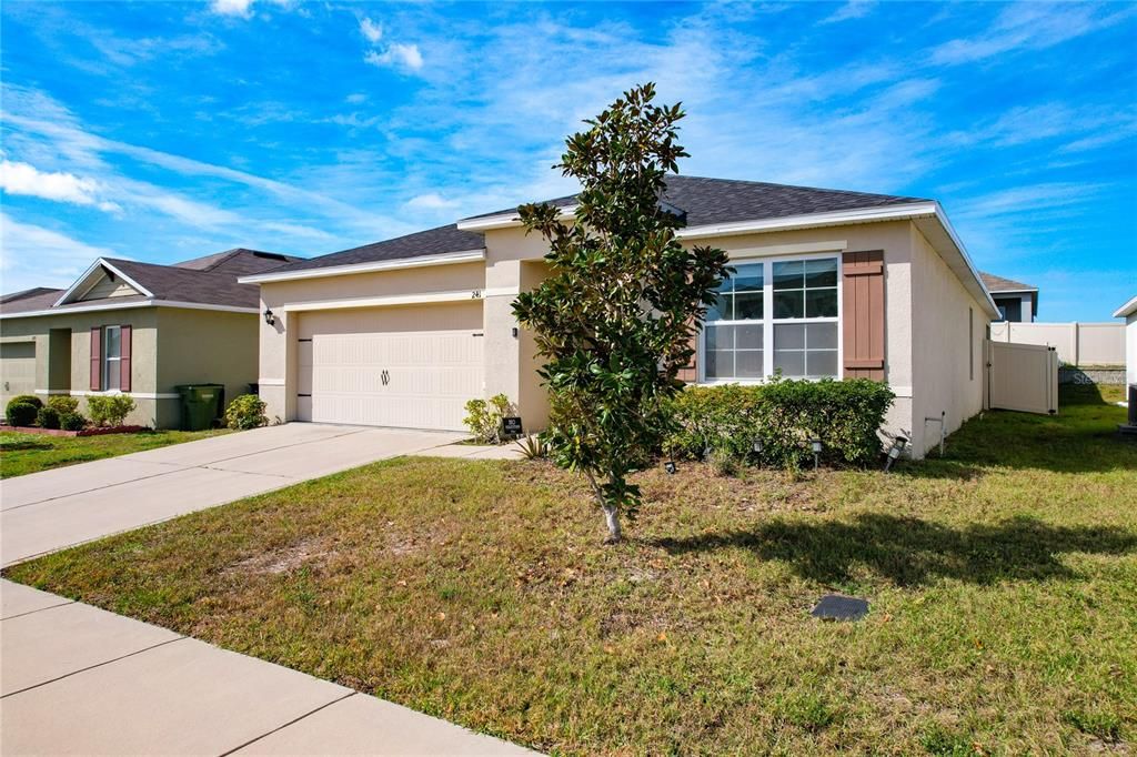 For Sale: $300,000 (3 beds, 2 baths, 1725 Square Feet)