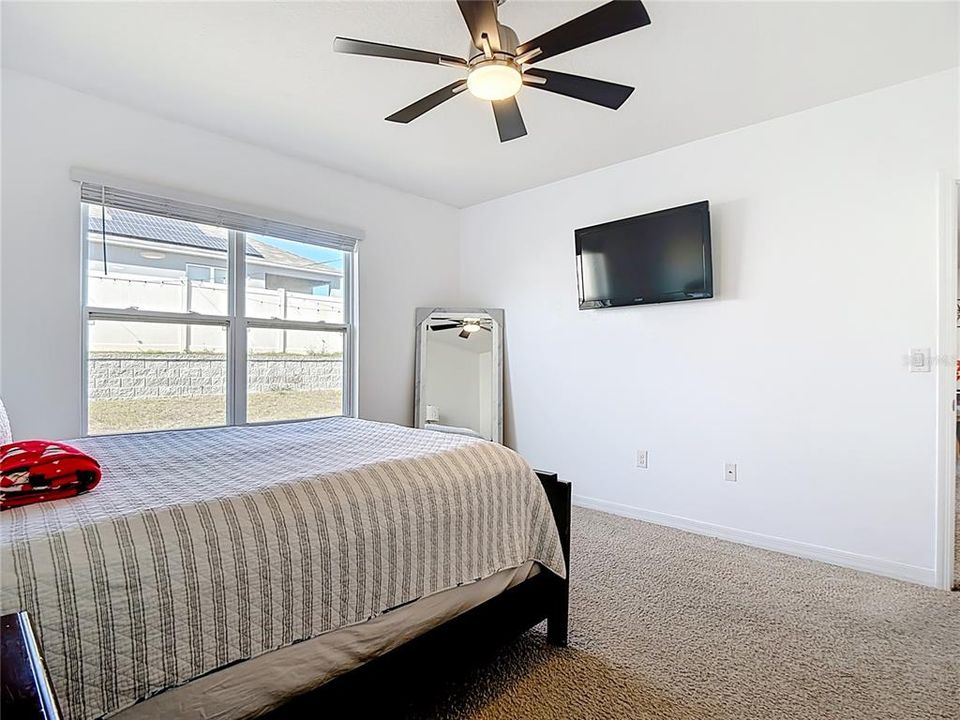 For Sale: $300,000 (3 beds, 2 baths, 1725 Square Feet)