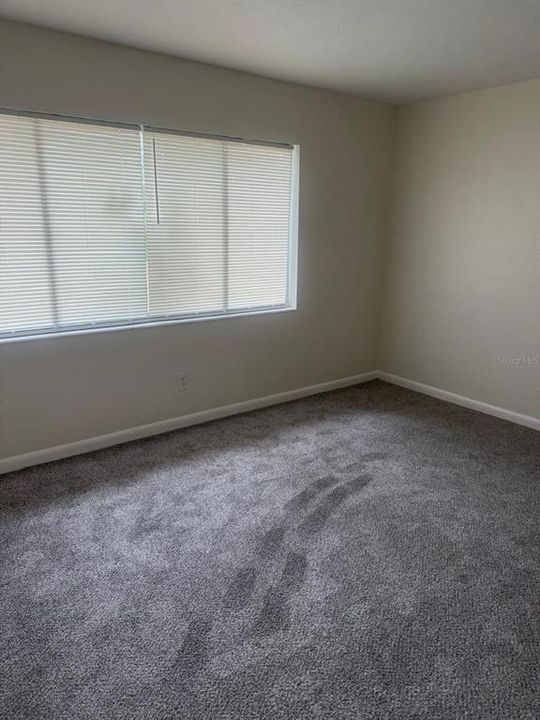 出租: $1,200 (2 贝兹, 1 浴室, 900 平方英尺)