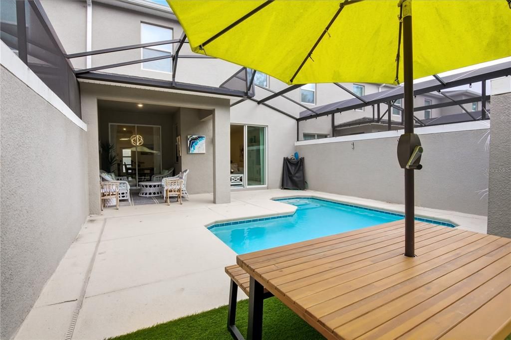 For Sale: $468,000 (4 beds, 3 baths, 1902 Square Feet)