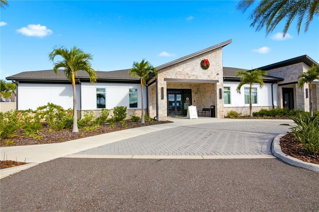 For Sale: $468,000 (4 beds, 3 baths, 1902 Square Feet)