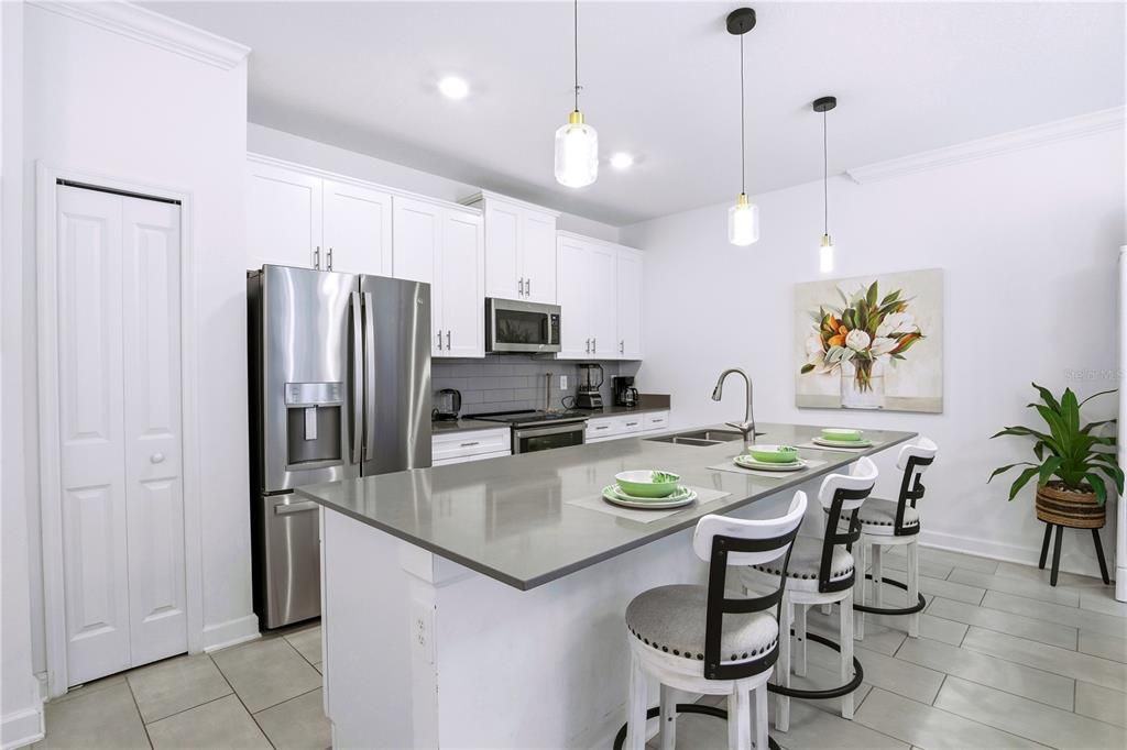 For Sale: $468,000 (4 beds, 3 baths, 1902 Square Feet)