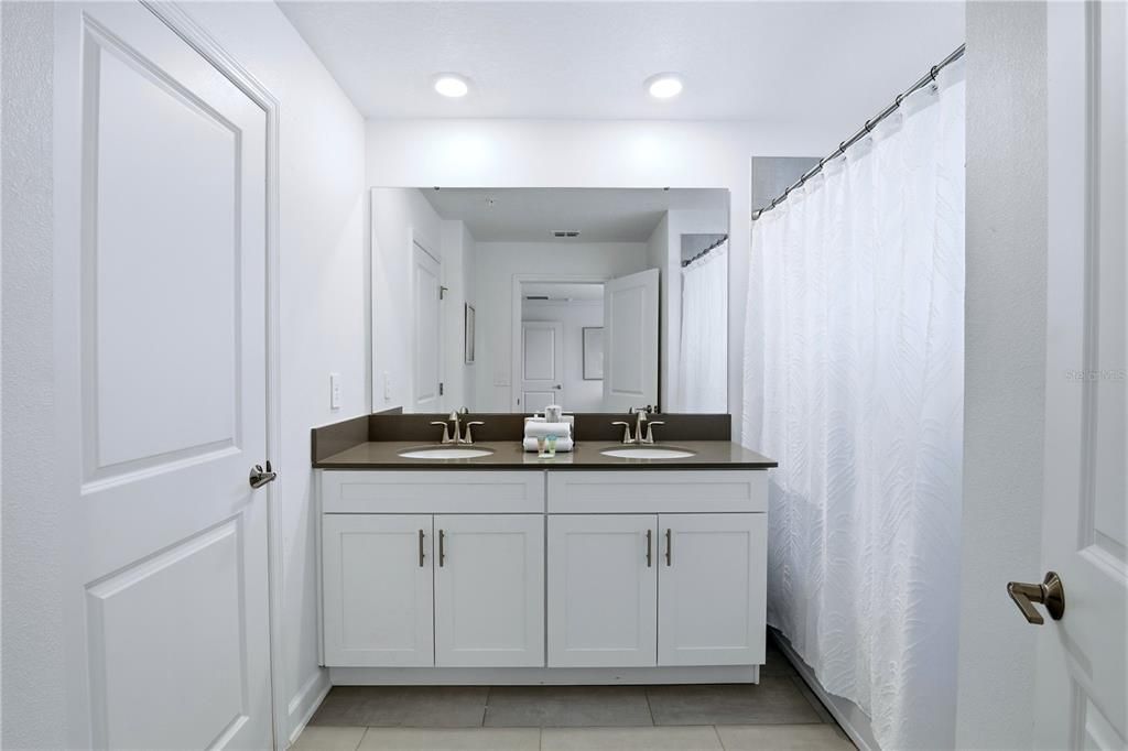 For Sale: $468,000 (4 beds, 3 baths, 1902 Square Feet)