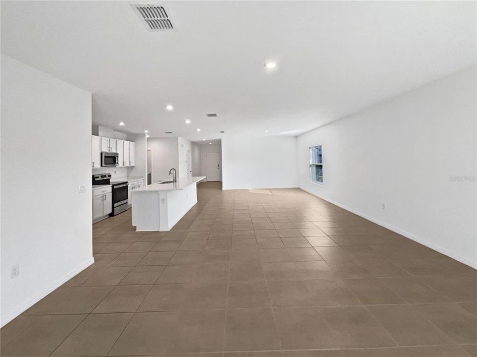 For Sale: $363,000 (4 beds, 3 baths, 2031 Square Feet)