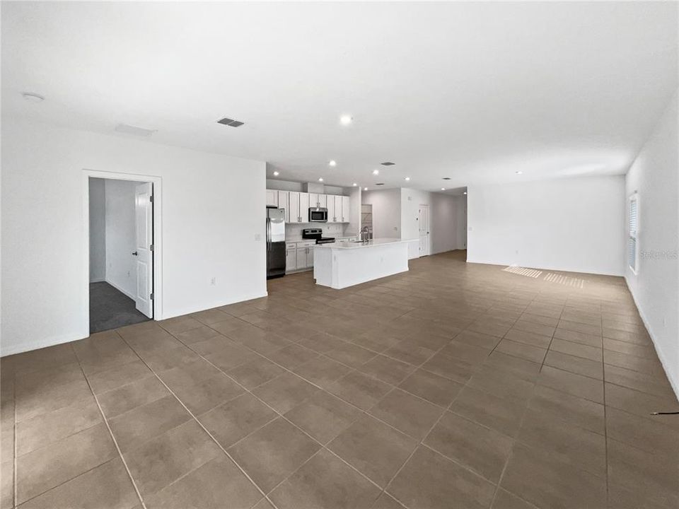 For Sale: $363,000 (4 beds, 3 baths, 2031 Square Feet)