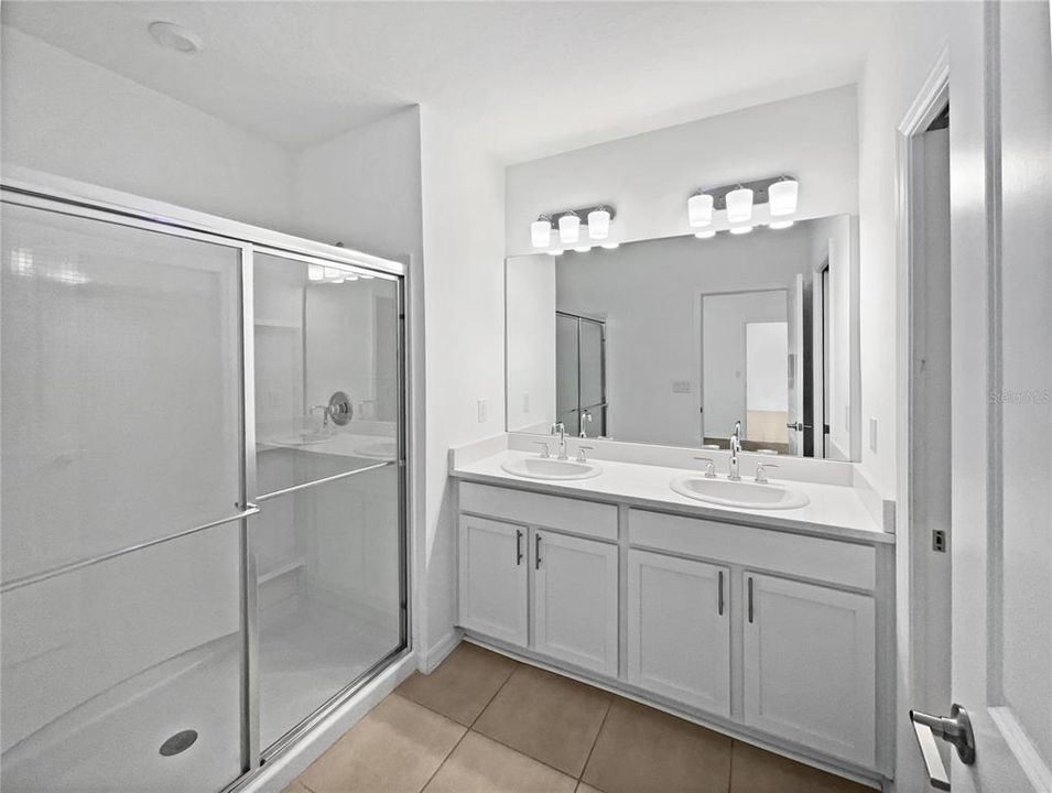 For Sale: $363,000 (4 beds, 3 baths, 2031 Square Feet)