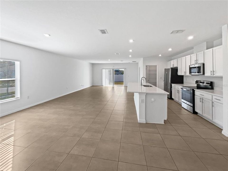 For Sale: $363,000 (4 beds, 3 baths, 2031 Square Feet)