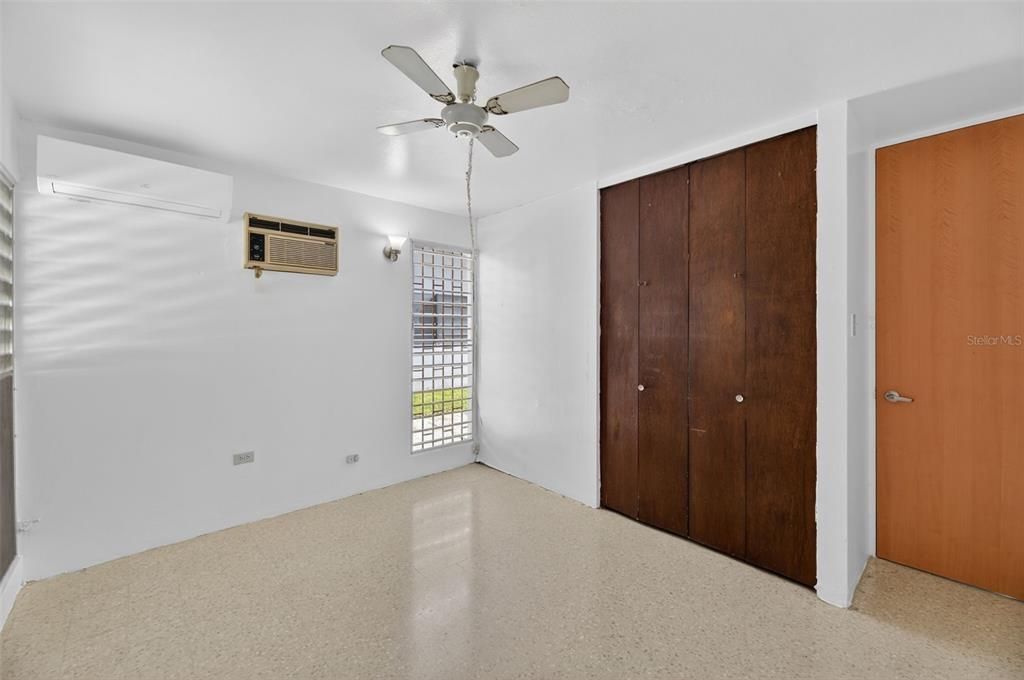 En Venta: $310,000 (3 camas, 2 baños, 1321 Pies cuadrados)